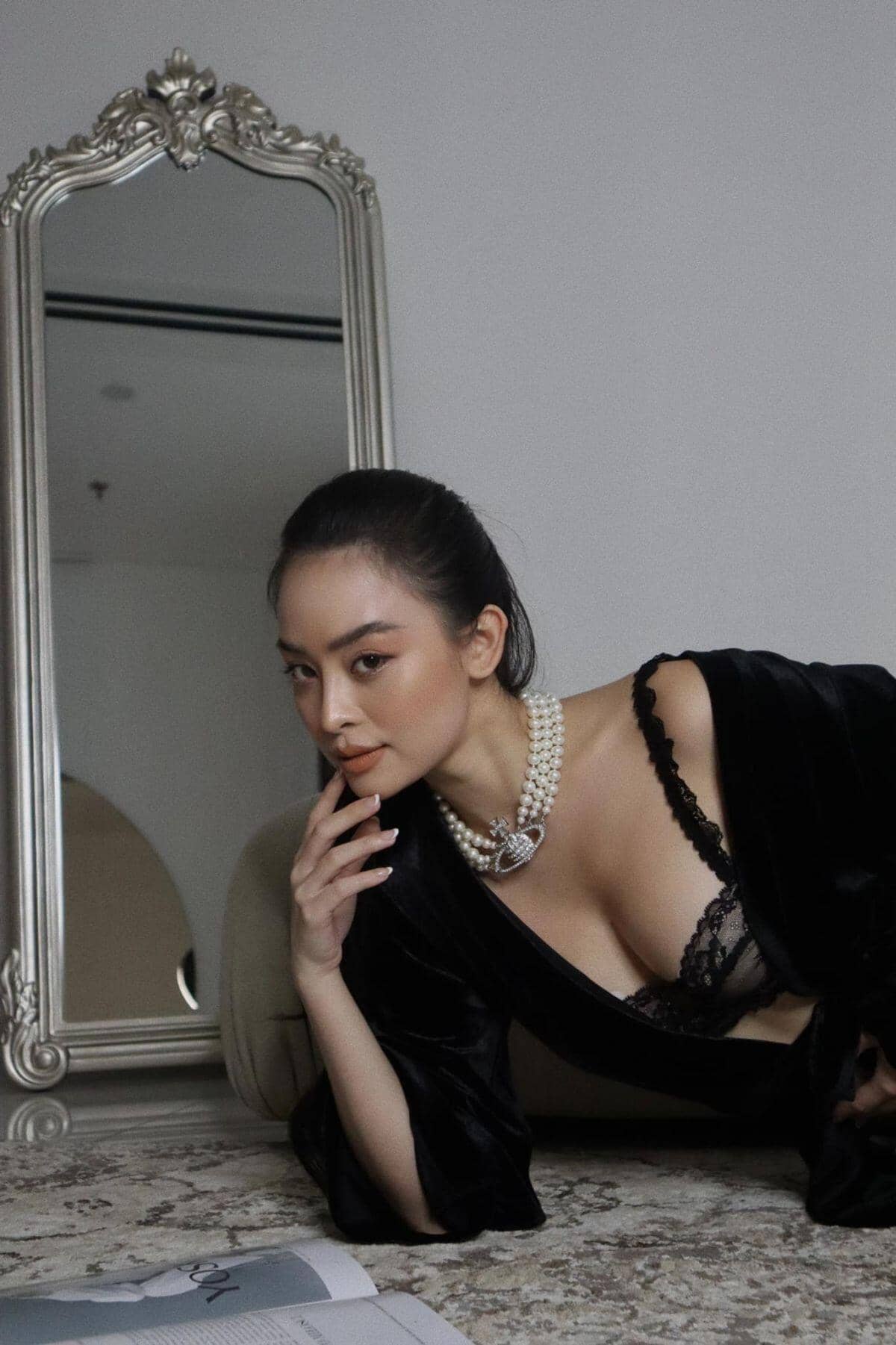 "Ngọc nữ lookbook" khoe "kho báu hàng hiệu" chất đầy tủ khiến fans mê mẩn