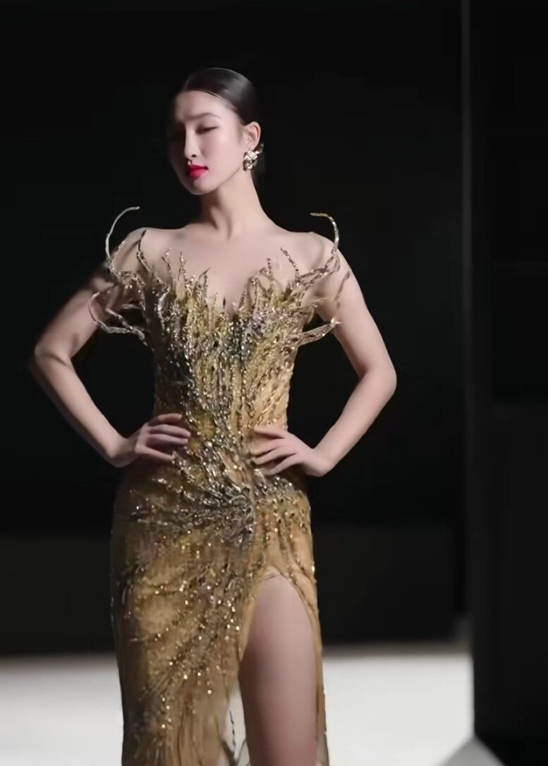 "Thần tiên tỷ tỷ" Phương Nhi chọn phong cách điệu đà khi đi thi quốc tế
