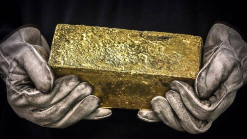 Giá vàng thế giới đuối sức vì đồng USD tăng trở lại, trong nước giữ trên 70 triệu đồng/lượng