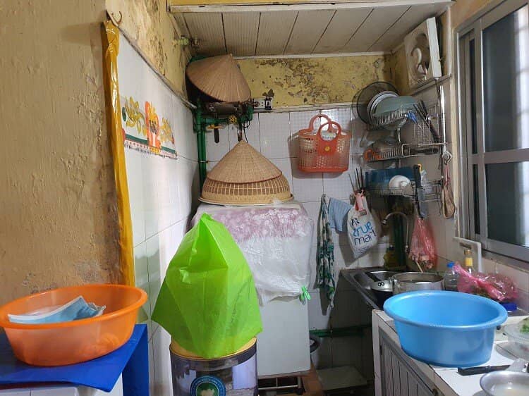 Khốn khổ sống trong căn hộ tiền tỉ giữa Hà Nội, bán không đành, ở không xong