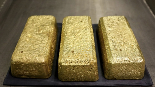 Giá vàng thế giới tăng vọt lên đỉnh 2,5 tháng, SPDR Gold Trust xả thêm 7 tấn