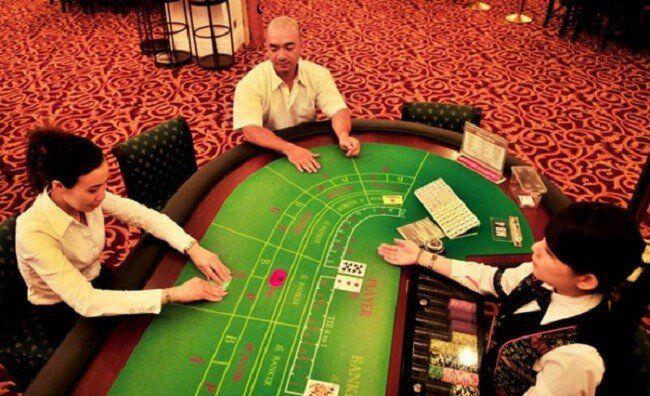 Đại gia tuần qua: Ai đã chi tiền mua lại khách sạn của bầu Đức?