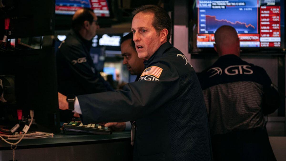 Làn sóng bán tháo trái phiếu toàn cầu “cực kỳ nguy hiểm” với thị trường chứng khoán