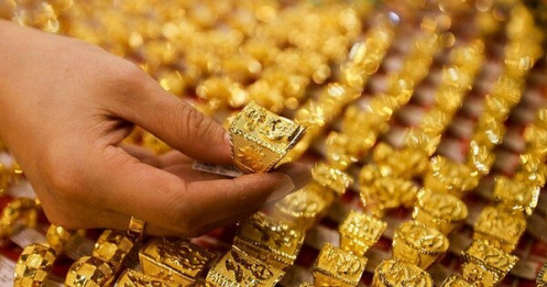 Tháng biến động “chưa từng có” trong lịch sử giá vàng