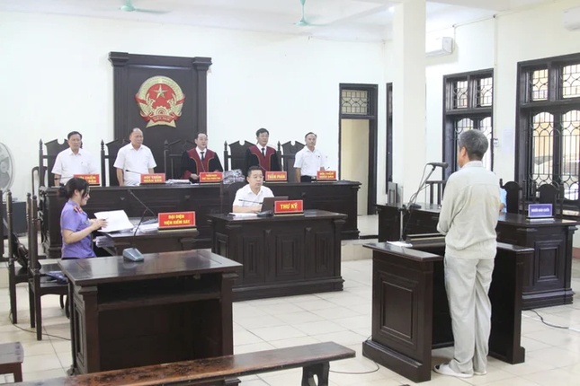 Nhận hối lộ 2,1 tỷ của Cty Việt Á, cựu phó giám đốc trung tâm xét nghiệm ở Phú Thọ lĩnh 8 năm tù
