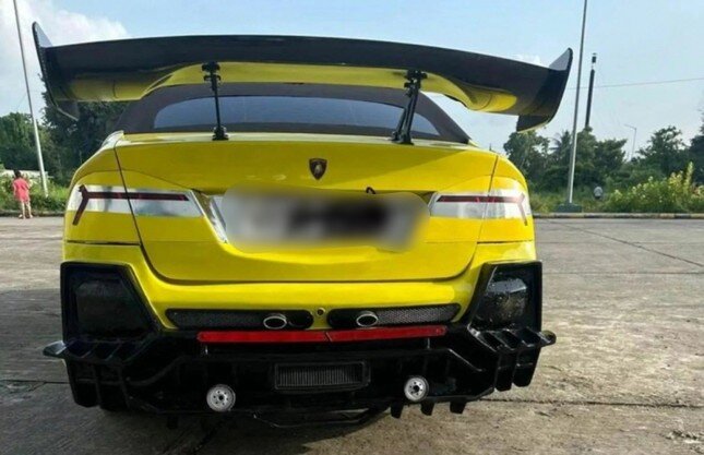 Honda Civic trang trí phong cách siêu xe Lamborghini