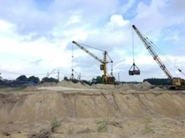 Ai đứng sau ba doanh nghiệp chi hàng trăm tỷ để trúng ba mỏ cát tại Hà Nội?
