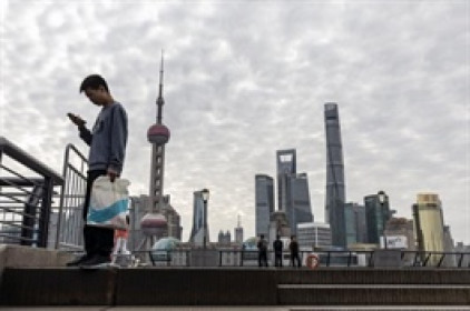 Trung Quốc giảm phát, đà hồi phục còn mong manh
