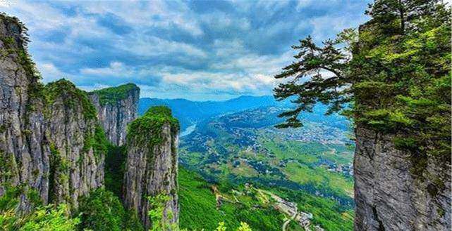 Thị trấn nhỏ được nhiều người đánh giá là “xứ sở thần tiên đẹp nhất Trung Quốc”