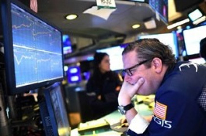 Dow Jones mất 200 điểm trước đà tăng của lợi suất