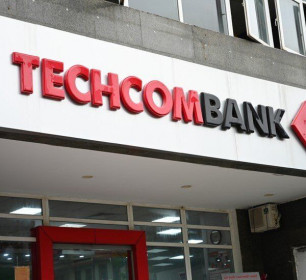 Giao dịch hơn 5.400 tỷ đồng của mẹ Chủ tịch Techcombank Hồ Hùng Anh