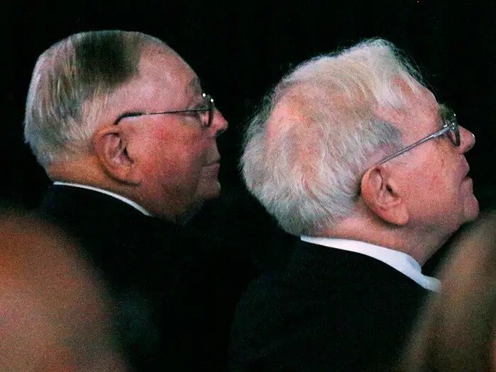 Warren Buffett – Charlie Munger: “Tình bạn diệu kỳ” hơn 60 năm của 2 huyền thoại đầu tư