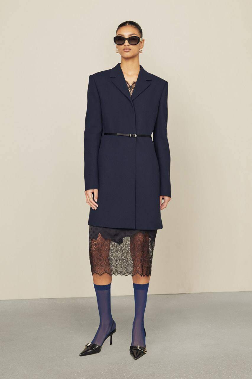 Givenchy Pre-Fall 2024 nổi bật với kỹ thuật đường may tinh tế