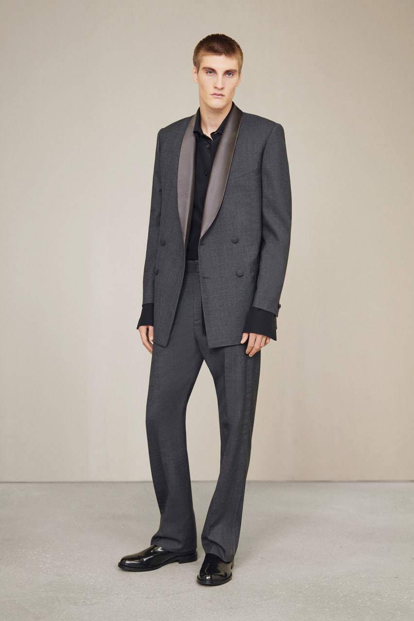 Givenchy Pre-Fall 2024 nổi bật với kỹ thuật đường may tinh tế