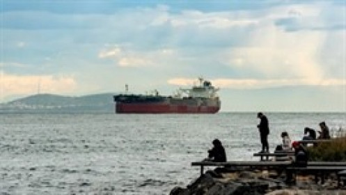 Dầu tăng hơn 1% sau vụ tấn công tàu chở dầu trên Biển Đỏ