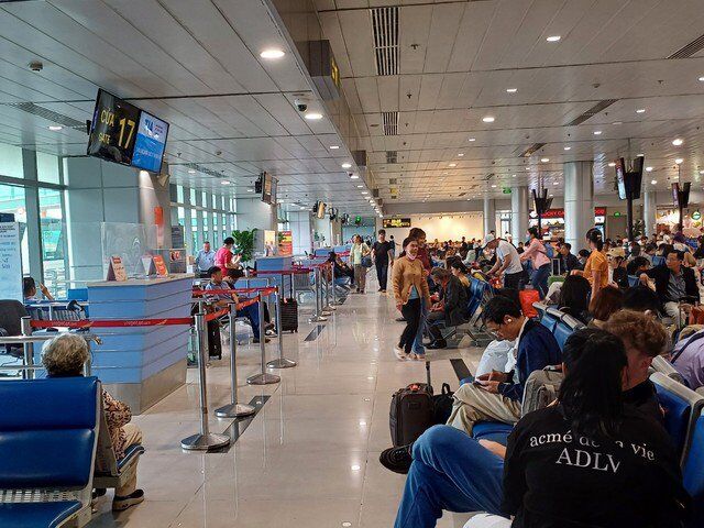 Nhiều người mua nhầm vé máy bay giả, đến giờ ra sân bay mới tá hỏa