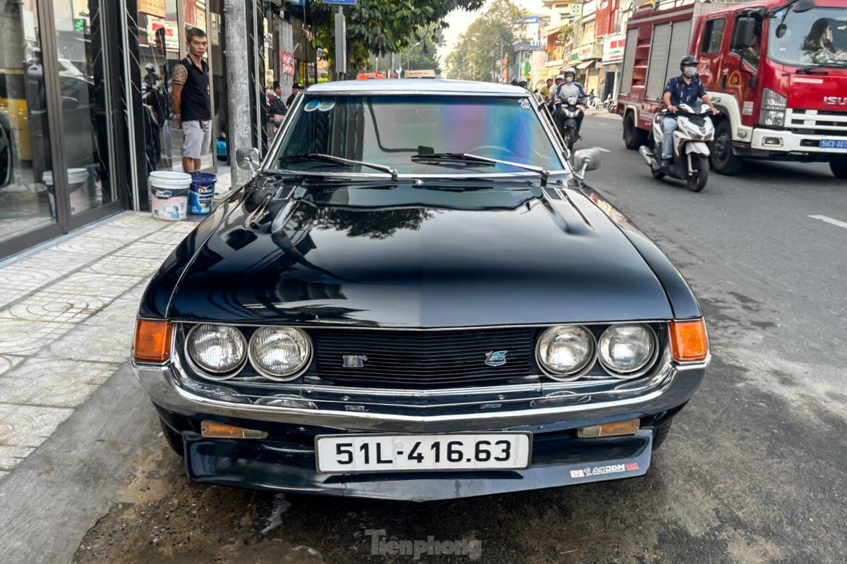 Xế cổ Toyota Celica hàng hiếm xuống phố Sài Gòn