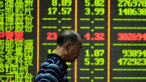 Trung Quốc: Khối ngoại xả cổ phiếu vì bi quan kinh tế, Chính phủ  can thiệp