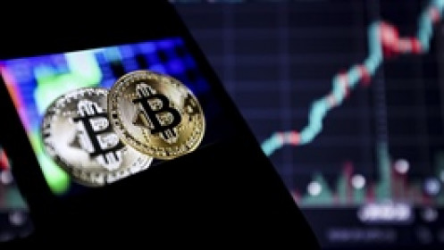 Hết hào hứng vì quỹ ETF, Bitcoin có lúc sụt về 40,000 USD