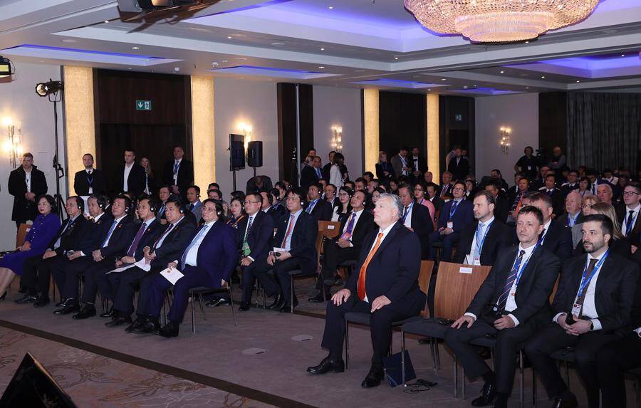 Thủ tướng kêu gọi nhà đầu tư, doanh nghiệp Hungary tìm hiểu cơ hội đầu tư tại Việt Nam