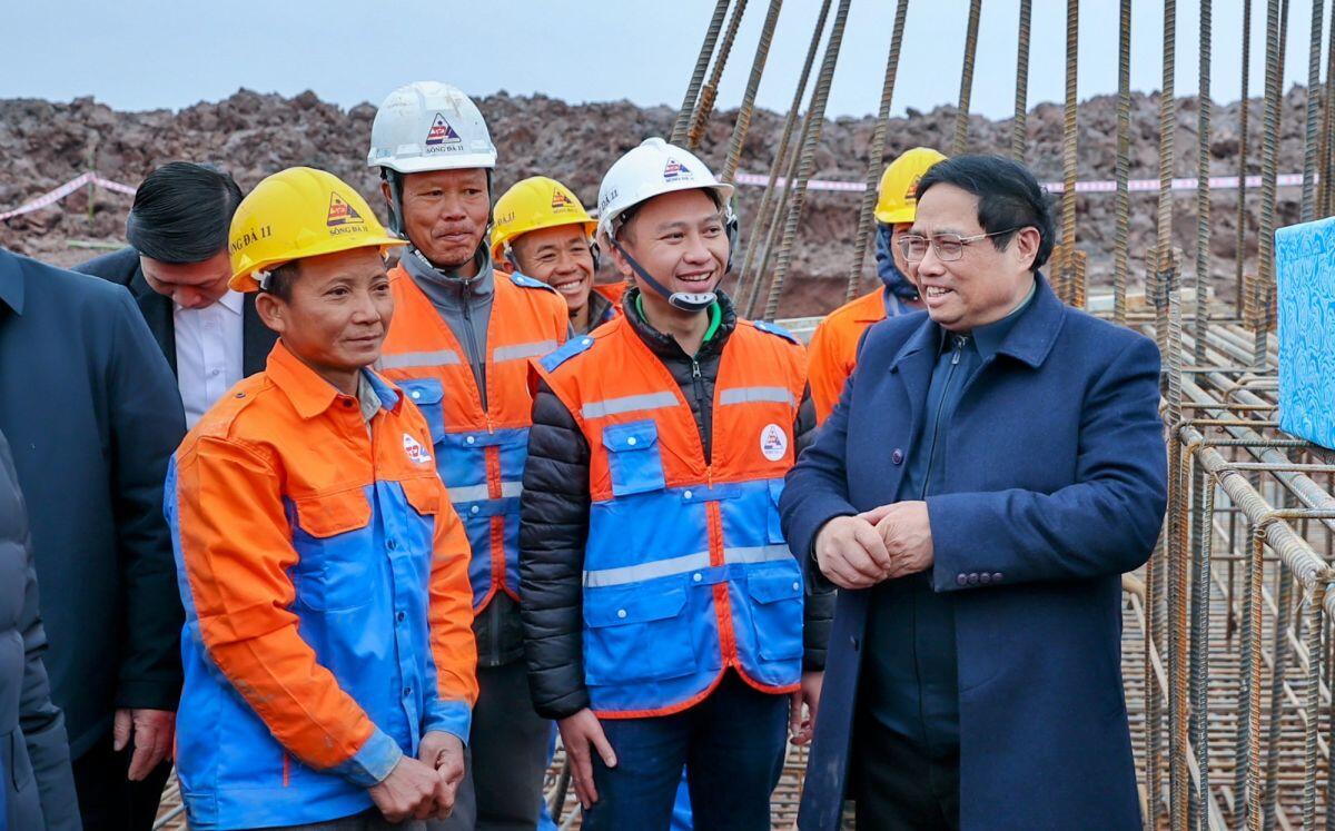 Thủ tướng Chính phủ kiểm tra tiến độ dự án đường dây 500 KV