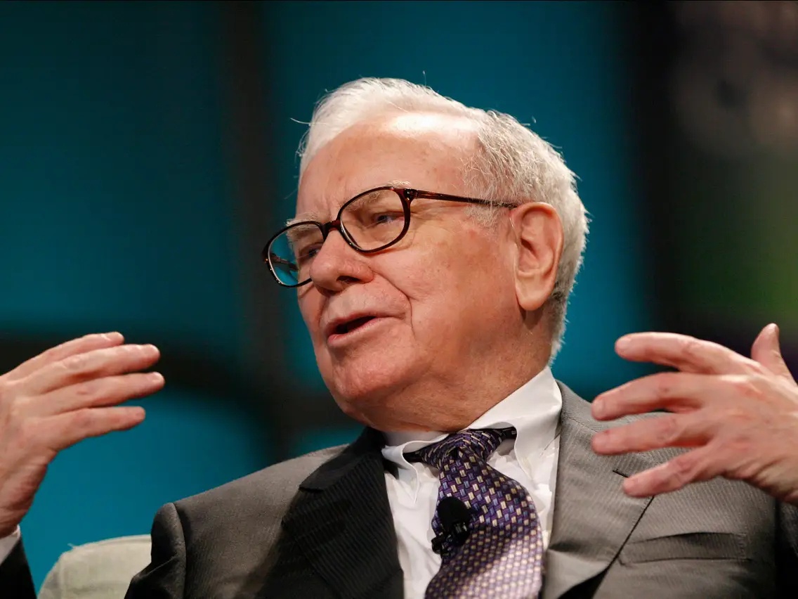 Huyền thoại Warren Buffett mua thêm cổ phiếu của một công ty cung cấp dịch vụ radio
