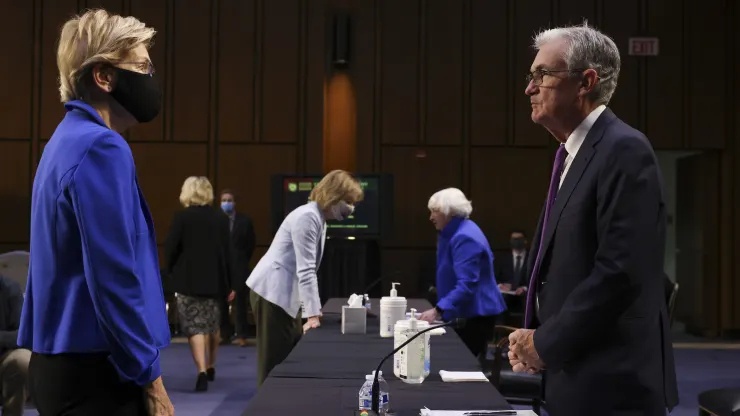 Các thượng nghị sĩ Mỹ thúc giục Fed hạ lãi suất