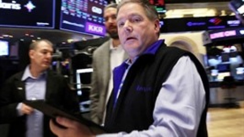 Dow Jones tăng hơn 100 điểm chờ quyết định lãi suất của Fed
