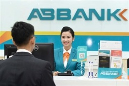 Vì sao lợi nhuận 2023 của ABBank giảm dù lãi đột biến từ dịch vụ?