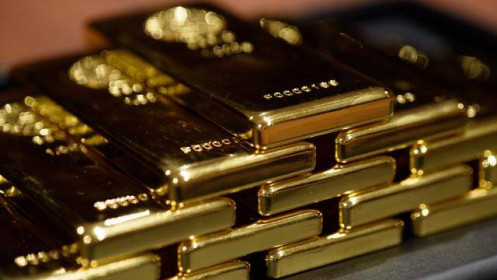 Giá vàng thế giới nhích lên đỉnh 2 tuần, rẻ hơn trong nước trên 17 triệu đồng/lượng