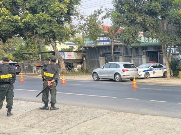 Tên cướp ngân hàng ở Lâm Đồng bắn bảo vệ sượt qua ngực