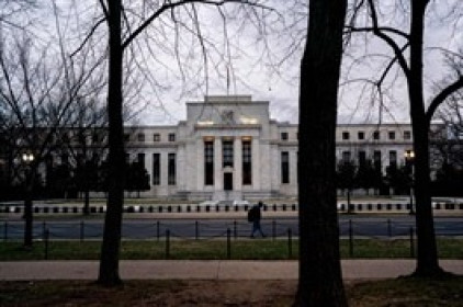 Fed lo ngại rủi ro từ việc giảm lãi suất quá sớm