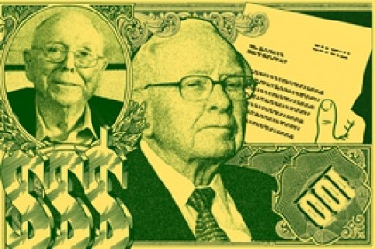 Warren Buffett ca ngợi Charlie Munger là “kiến trúc sư” của Berkshire Hathaway, xem ông "vừa là anh trai, vừa là người cha thân thương”