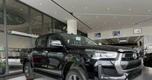 Rộ tin Toyota Hilux 2024 sắp bán tại Việt Nam