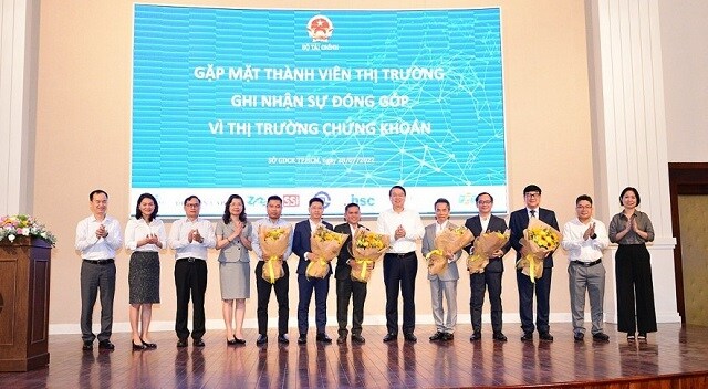Linh hoạt cơ chế và giải pháp để nâng hạng thị trường chứng khoán Việt Nam