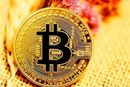 Bitcoin lại vượt 65,000 USD, tăng gần 30% trong 1 tuần