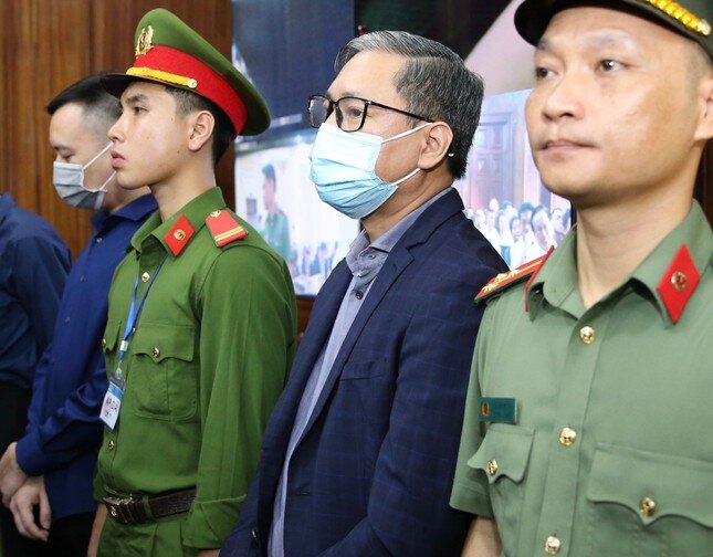Đại gia Nguyễn Cao Trí được vắng mặt trong thời gian xét hỏi bà Trương Mỹ Lan và đồng phạm