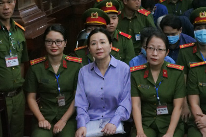 Gây “sốt” vì đòi nợ bị cáo Trương Mỹ Lan 1.000 tỷ đồng tại tòa