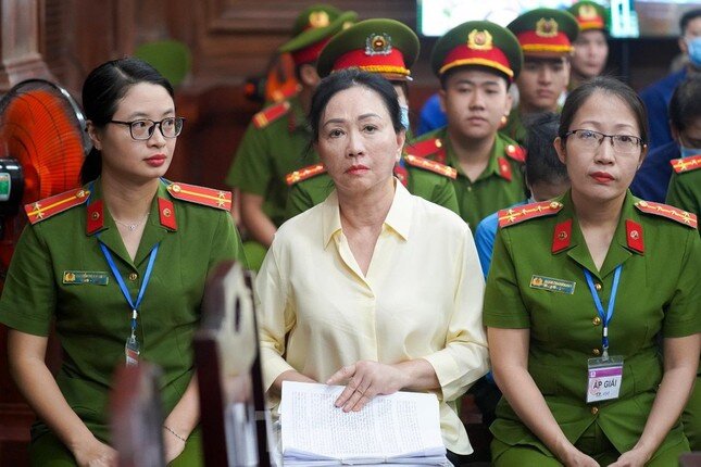 Cựu nữ cục trưởng thanh tra khai về khoản tiền 5,2 triệu USD nhận từ Trương Mỹ Lan