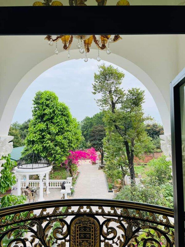 Biệt thự nhà vườn như lâu đài của “đại gia chân đất” Quang Tèo