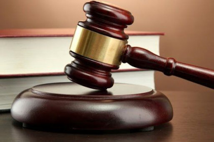 2 doanh nghiệp bị Uỷ ban Chứng khoán xử phạt vì “ém” thông tin