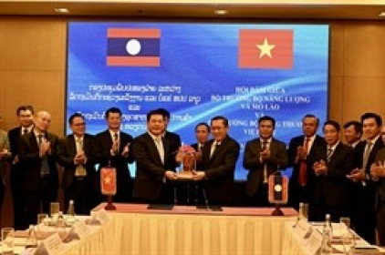 Bộ trưởng Bộ Công Thương: Việt Nam muốn Lào hạ giá thành bán than
