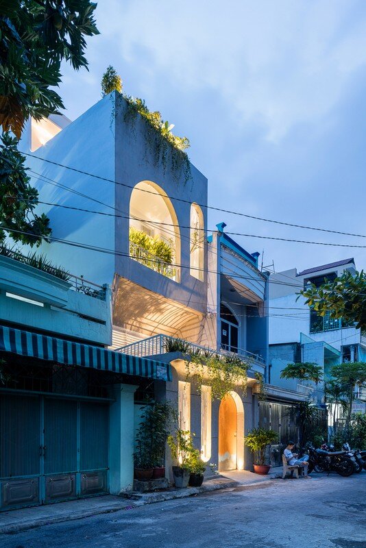 Nhà cũ 15 năm “lột xác” thành không gian sống ngập sắc xanh