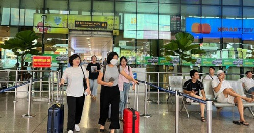 Ngày cuối nghỉ lễ: Sân bay Tân Sơn Nhất thoáng từ chiều đến tối