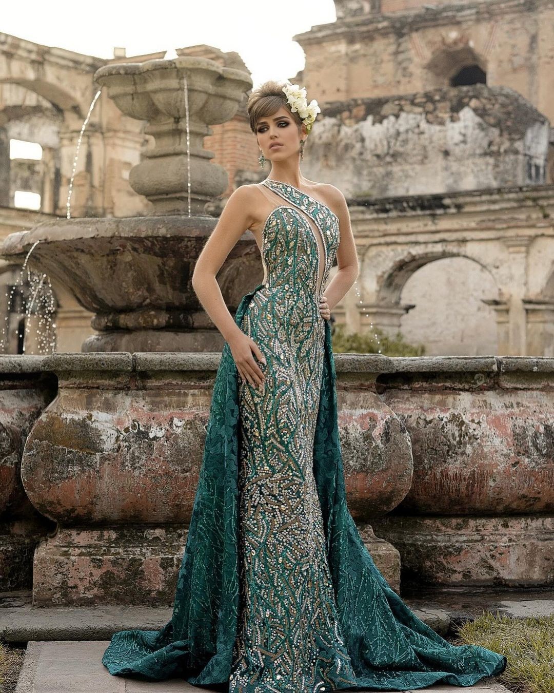 Tân Hoa hậu Hòa bình Guatemala bị chê già nua