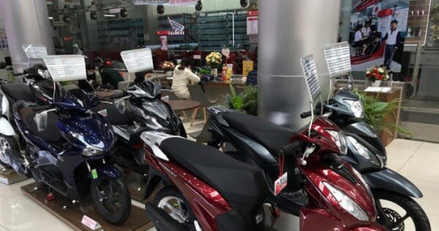 Thị trường xe máy Việt trượt dài bất chấp nỗ lực giảm giá