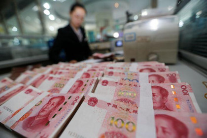 Tín dụng của Trung Quốc lần đầu tiên giảm vì doanh nghiệp và người dân ngại vay tiền