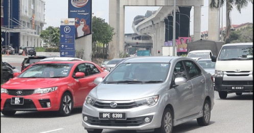 Malaysia vượt Thái Lan trở thành thị trường ô tô lớn thứ hai Đông Nam Á