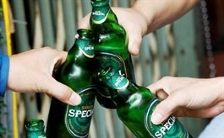 Bất chấp quy định cấm nồng độ cồn khi lái xe ở Việt Nam, chủ Sabeco vẫn lãi khủng mảng bia