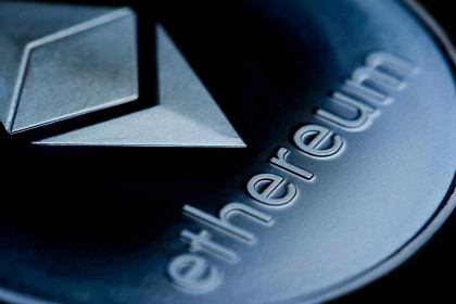 ETH tăng 20%, BTC lên lại 72.000 USD nhờ tín hiệu khởi sắc về ETF Ethereum từ SEC